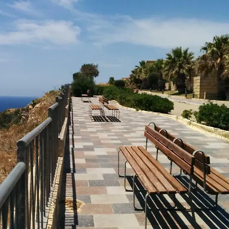 Luxury Duplex In Fort Chambray Appartement Mgarr